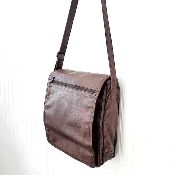 Wilsons Leather Other - WILSONS LEATHER Vintage Unisexe Leather Dark Brown Crossbody Bag